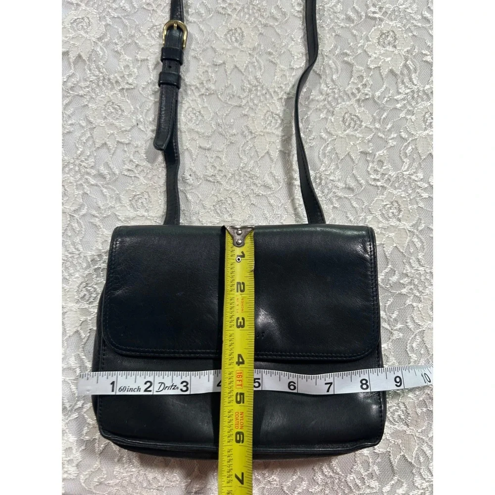 Nine West Black Leather Crossbody Bag 90s Minimalist Sleek Old Money Y2K